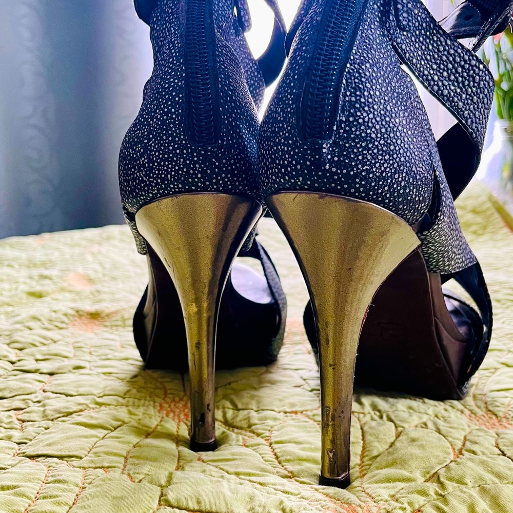 BCBGMaxAzria heels - Picture 4 of 6